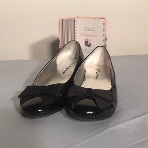 Nina patent leather black shiny Pegasus flats